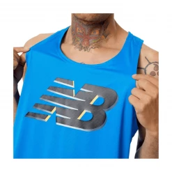 Camiseta New Balance Graphic Accelerate Sin Mangas Azul Negro 9 Camiseta New Balance Graphic Accelerate Sin Mangas Azul Negro -Saucony || BROOKS Ventas camiseta new balance graphic accelerate sin mangas azul negro 3