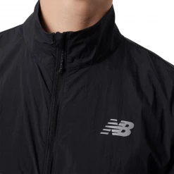 Chaqueta New Balance Run Packable Negra -Saucony || BROOKS Ventas chaqueta new balance run packable negra 3