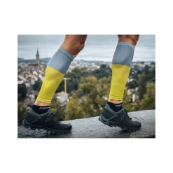 Medias Compresión Compressport R2V2 Gris Verde Lima -Saucony || BROOKS Ventas medias compresion compressport r2v2 gris verde lima 3