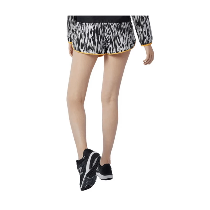 Pantalón Corto New Balance Printed Fast Flight Split Blanco Negro Mujer 4 Pantalón Corto New Balance Printed Fast Flight Split Blanco Negro Mujer - Imagen 2